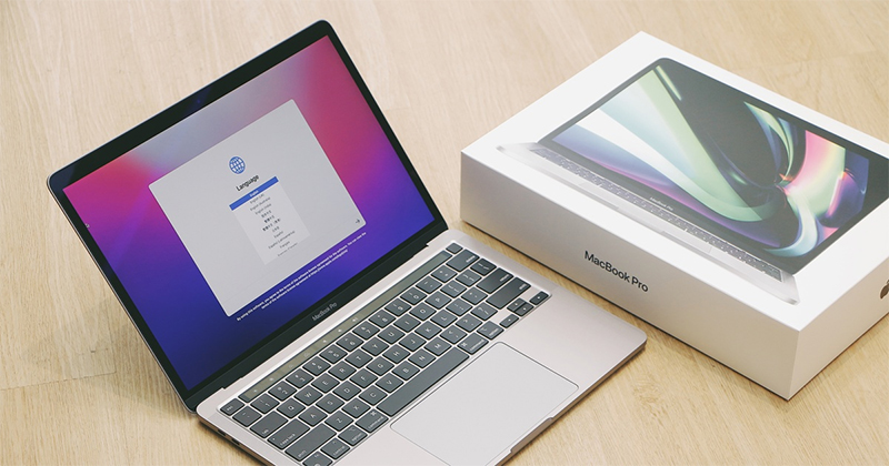 RAM 8GB cho phép MacBook Pro M2 vận hành mượt mà